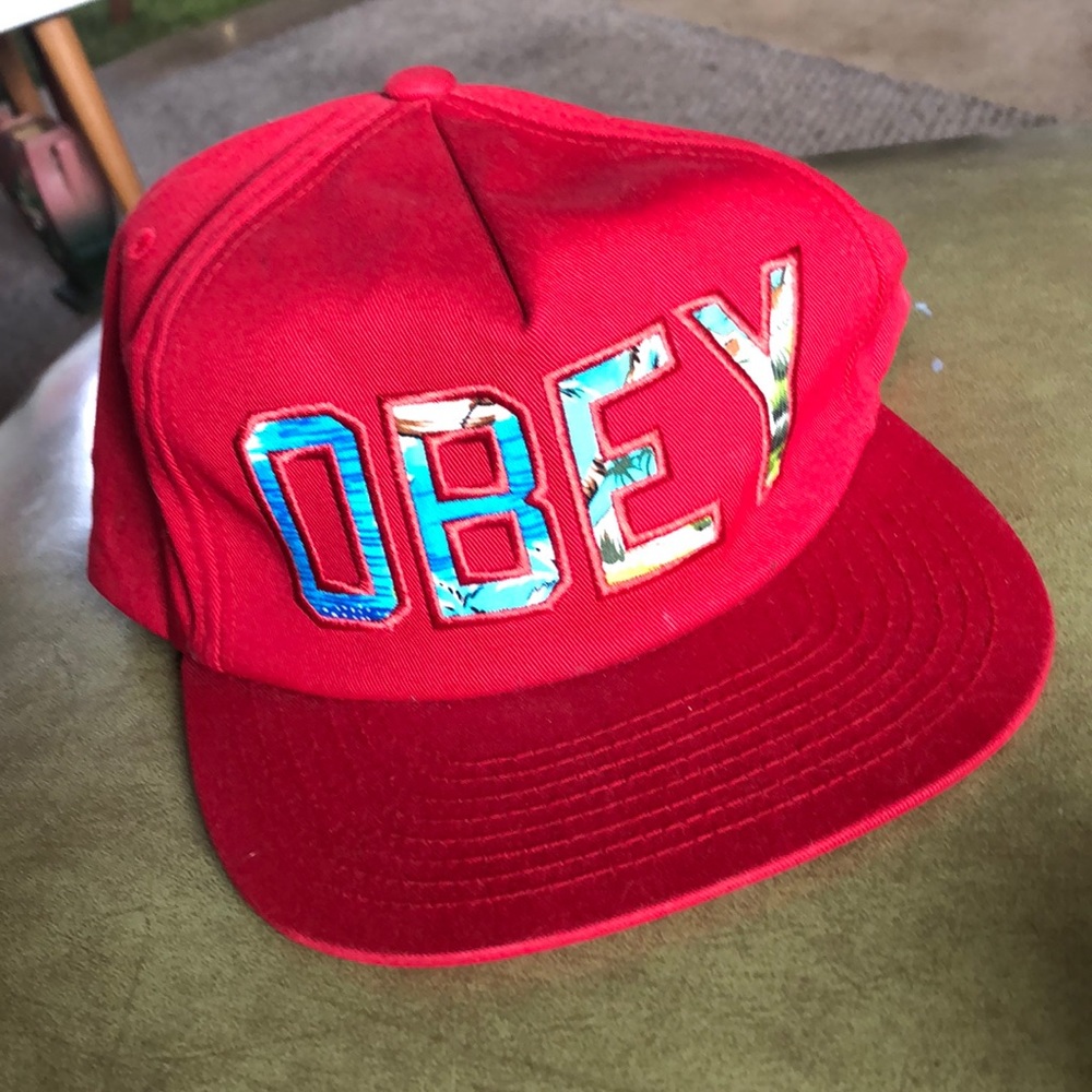Host Pick 🎉🎊⭐️🎈OBEY hat